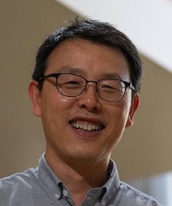 Dr. Yoohwan Kim (Professor – Computer Science)